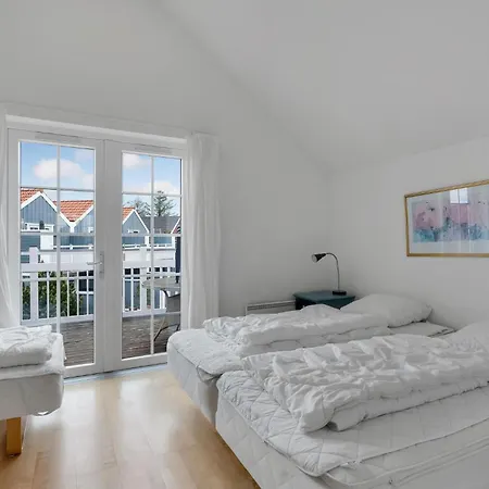 Three-Bedroom Holiday Home In Blavand Hébergement de vacances *