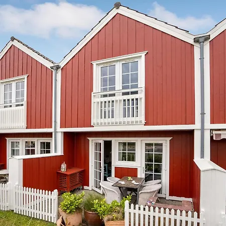 Prázdninový dům Three-bedroom In *